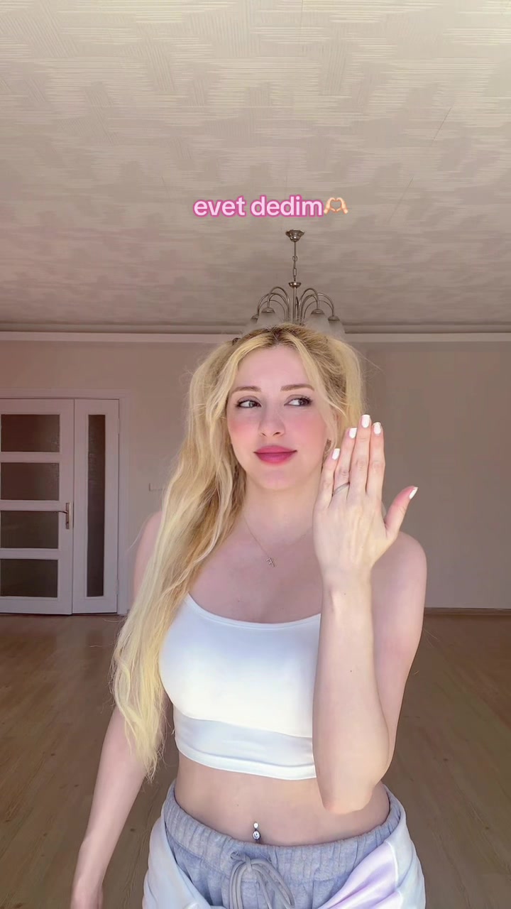 @౨ৎ𝓂𝑒𝓁𝒾𝓈 𝑜𝓃𝒾𝓏♡