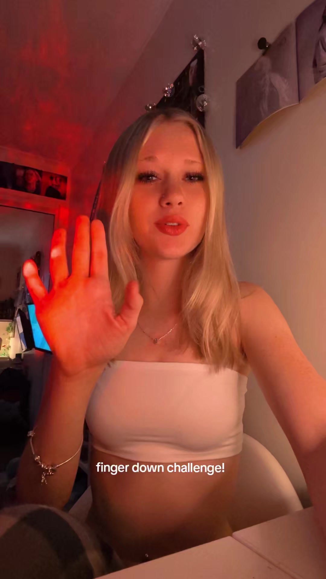 @ellaa🕸️