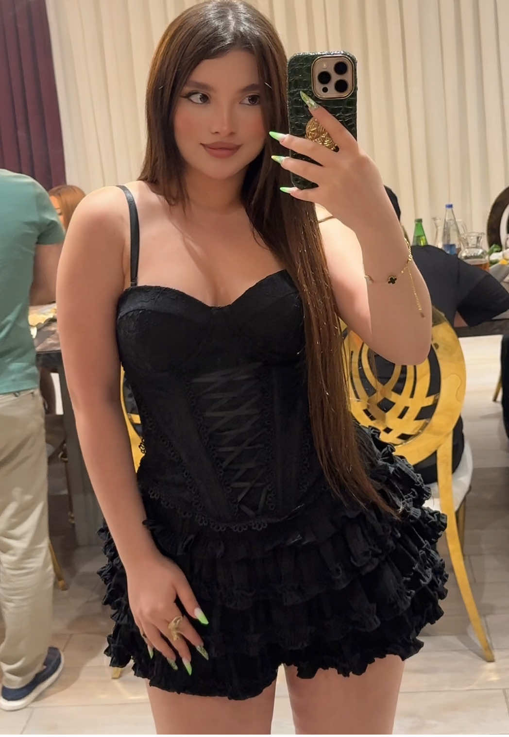 @Moniş🤍