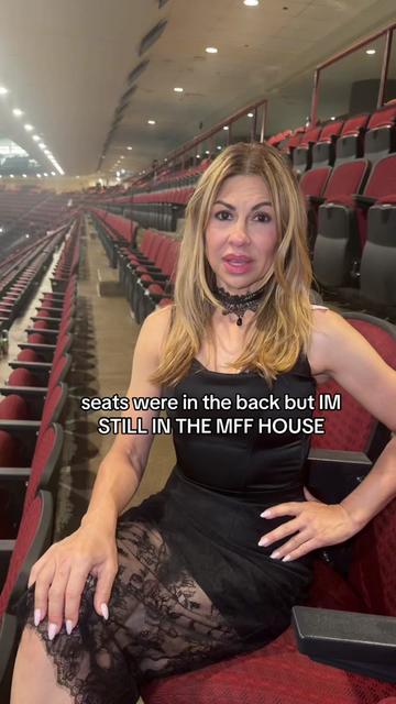 @Selena