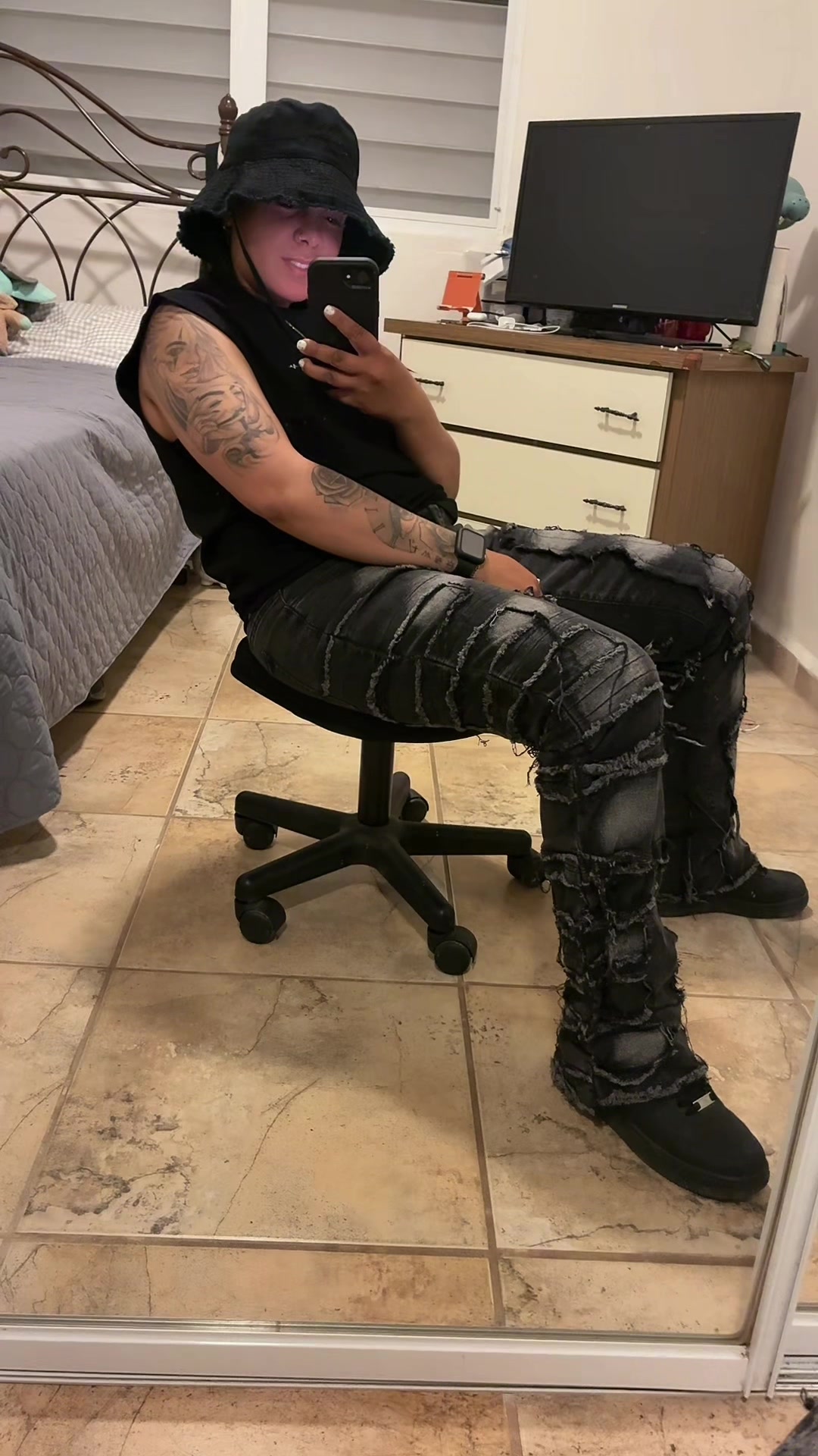 @🦦