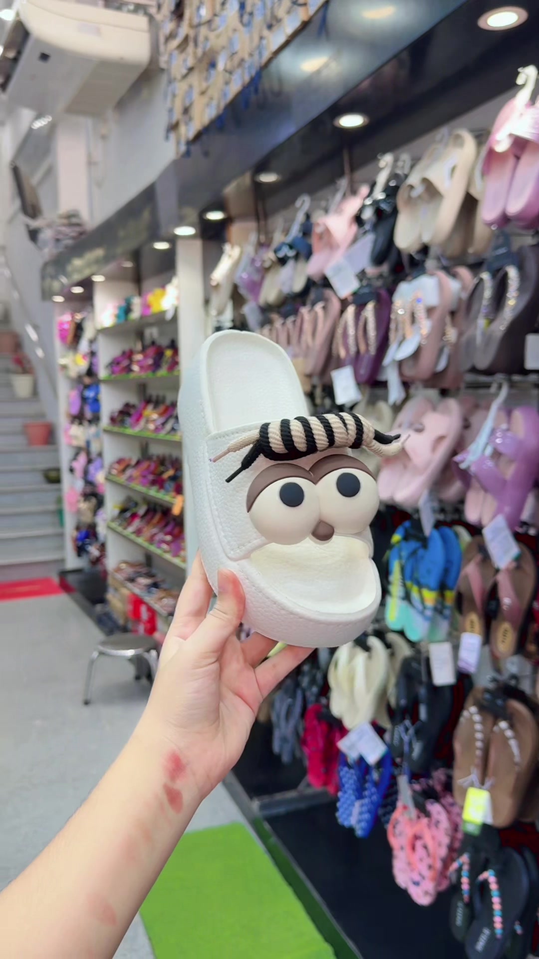 @Cherry Shoe Store