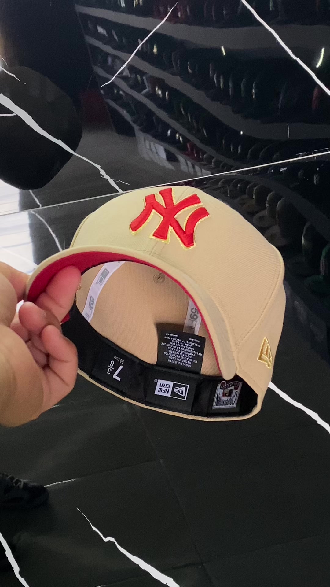 @Menni Leon Caps