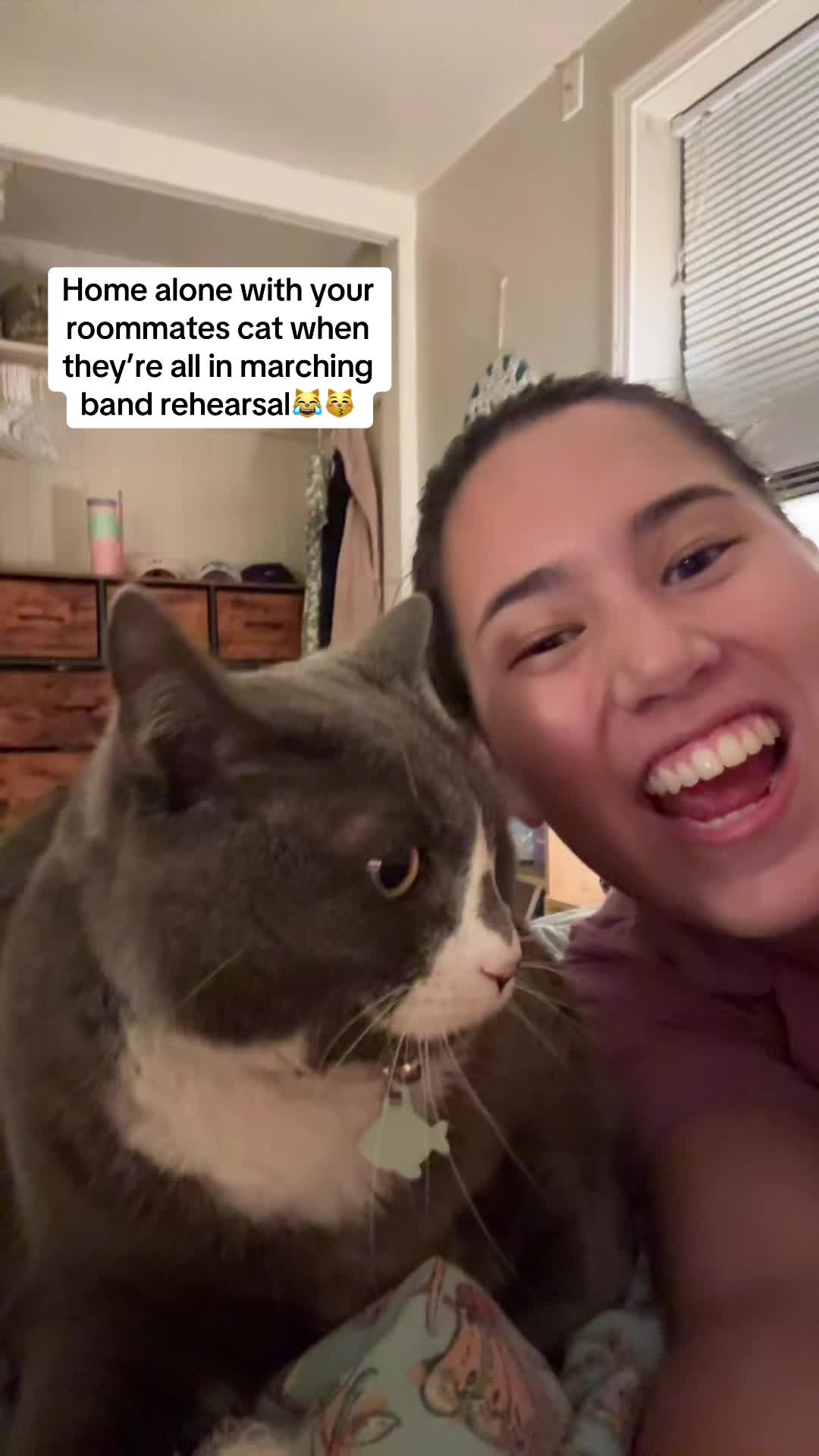 @Ava