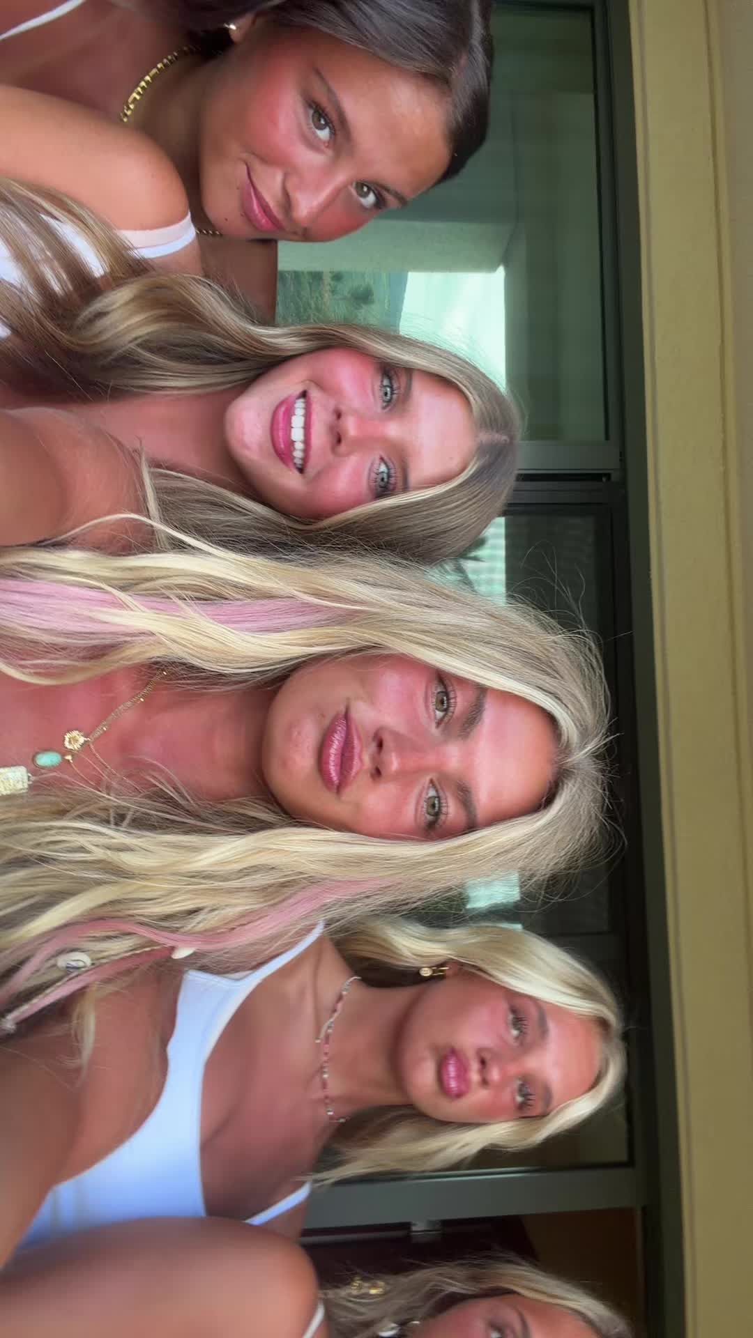 @LivvySamps