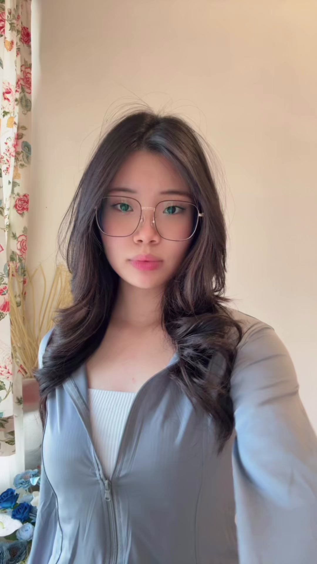 @リリ