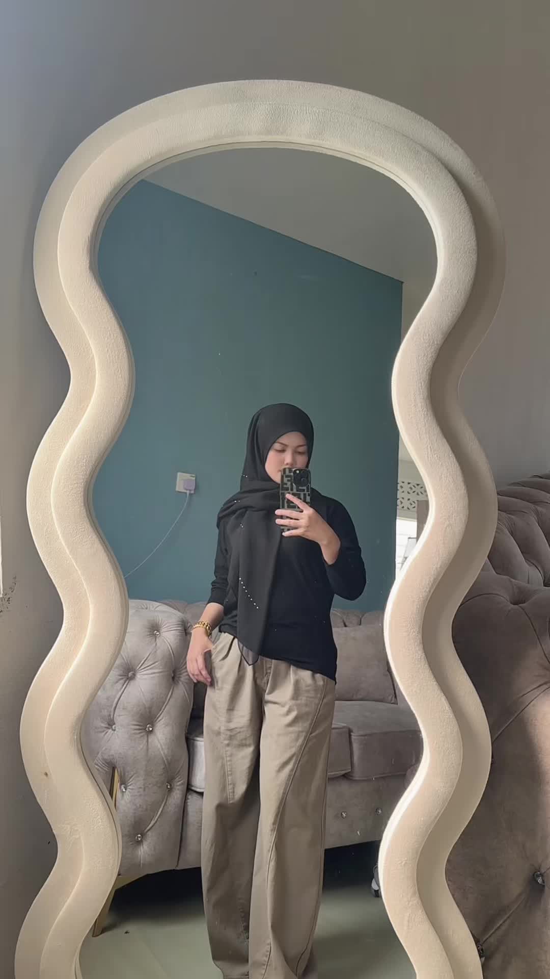 @Ciknieybeauty