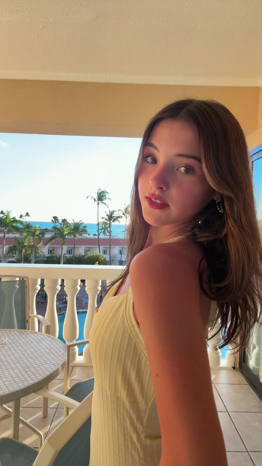 @averyy