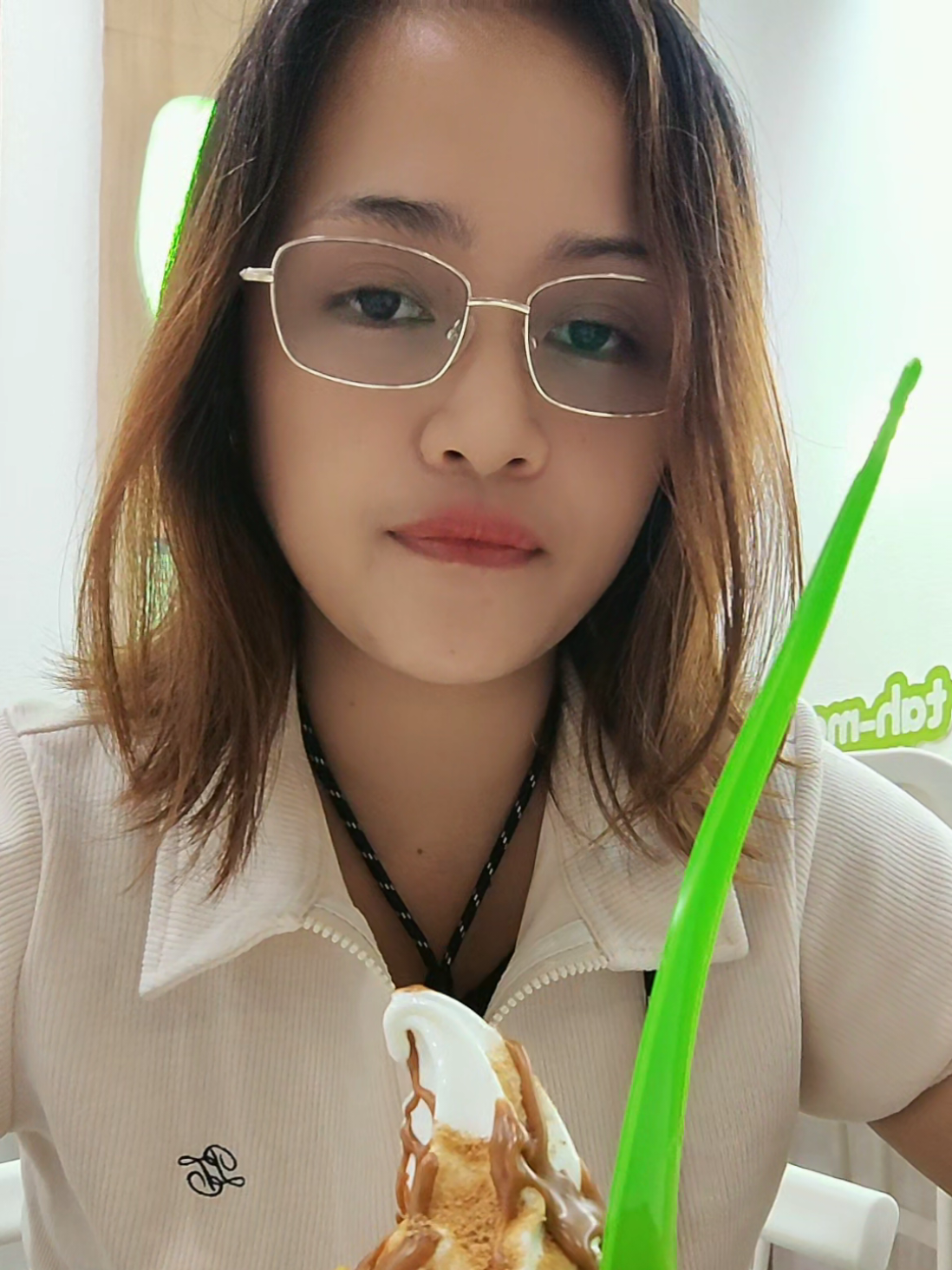 @ᑕᕼᗩᖇᗰ <3