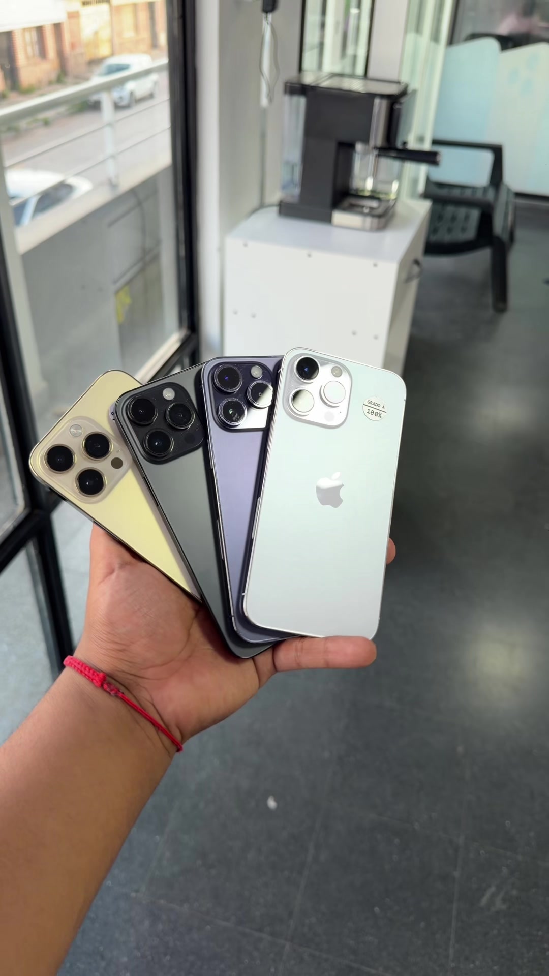 @appleperico