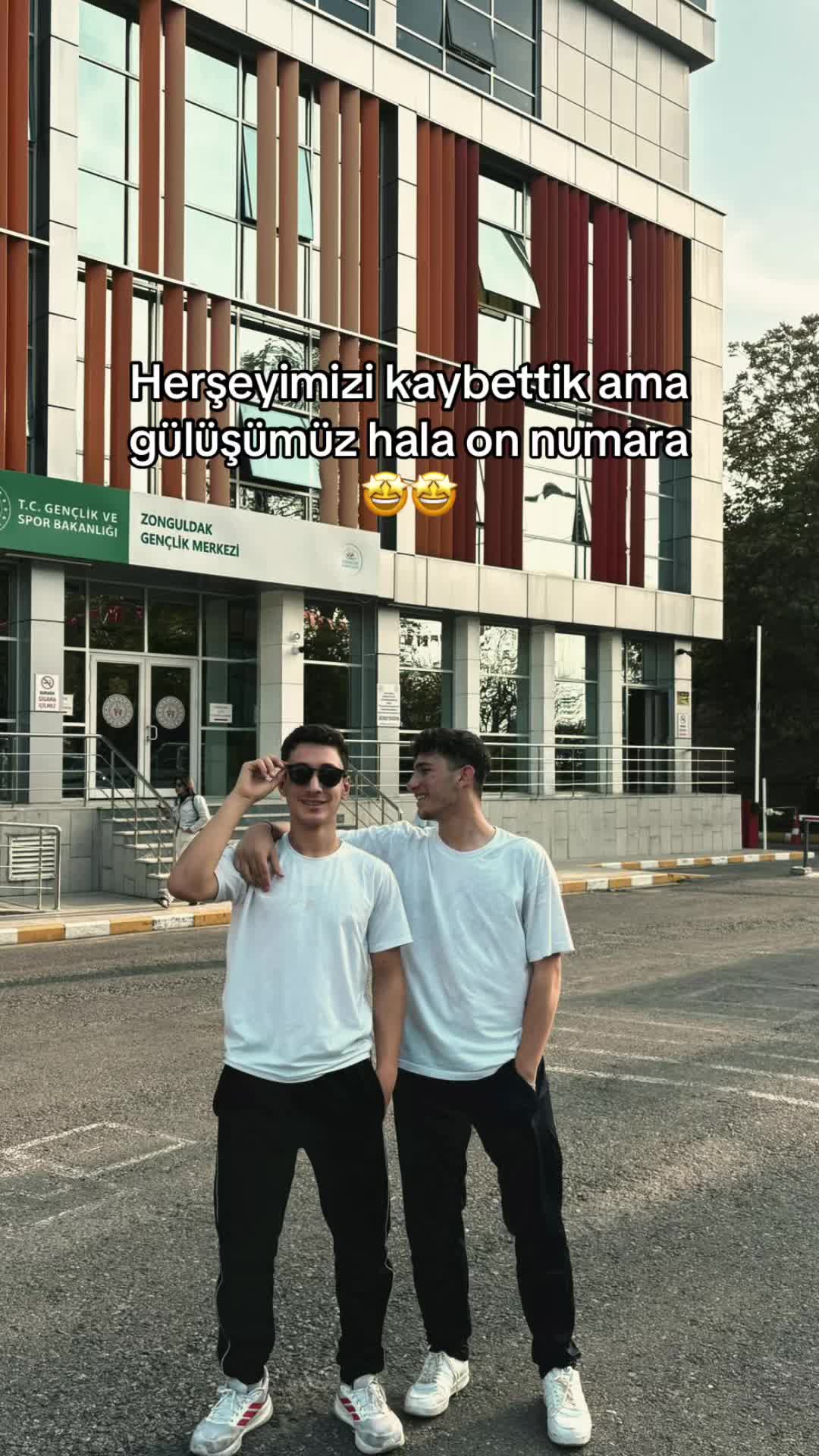 @T.E
