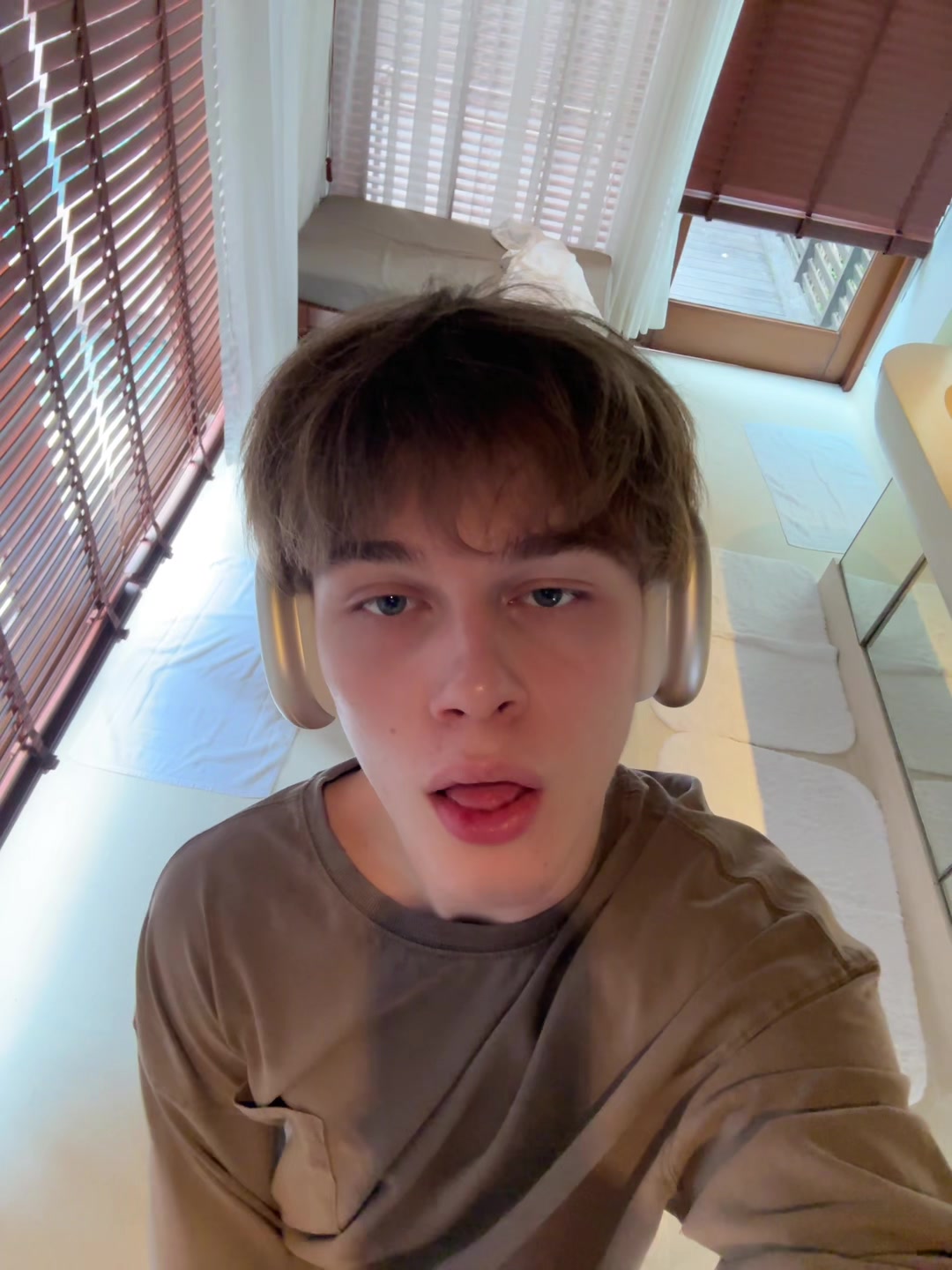 @Илюша🥱