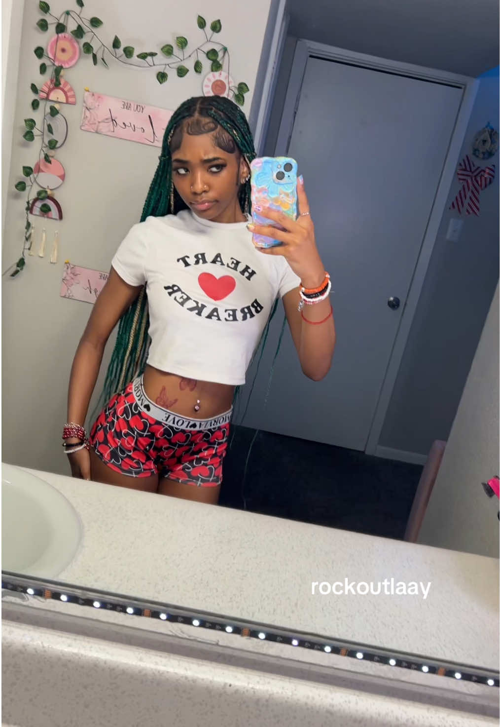 @rockoutlaay