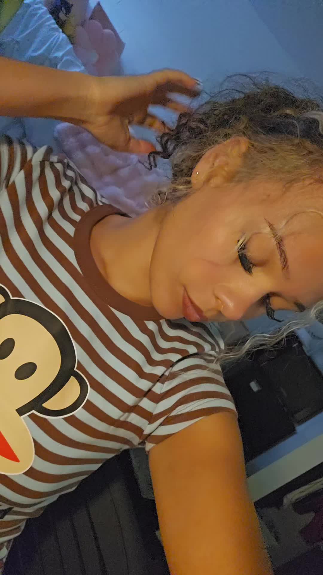 @🦄