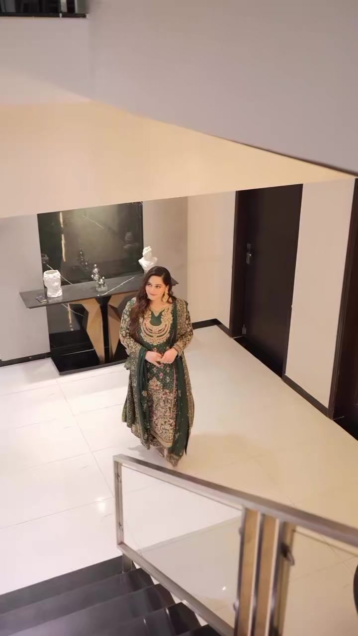 @Pakistani Queens
