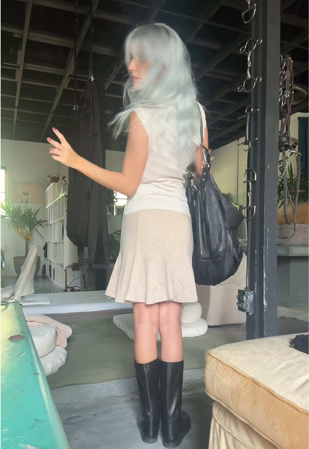 @Ava