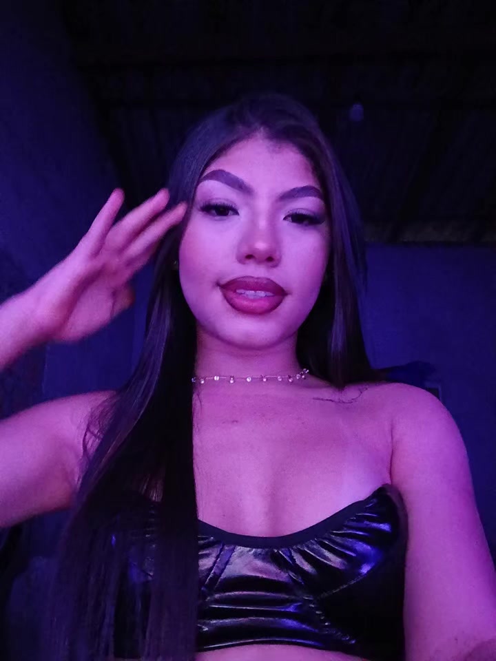@kaylanee