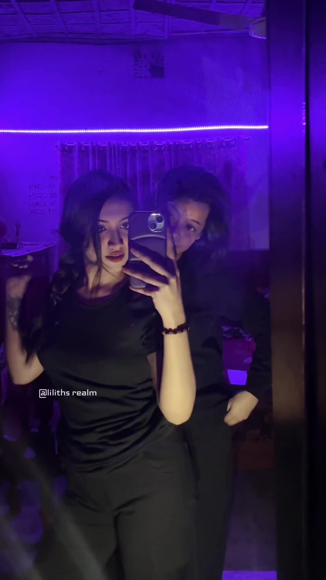 @lilithvibes0