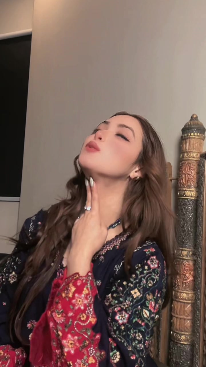 @MahnoorButt🦋🥀