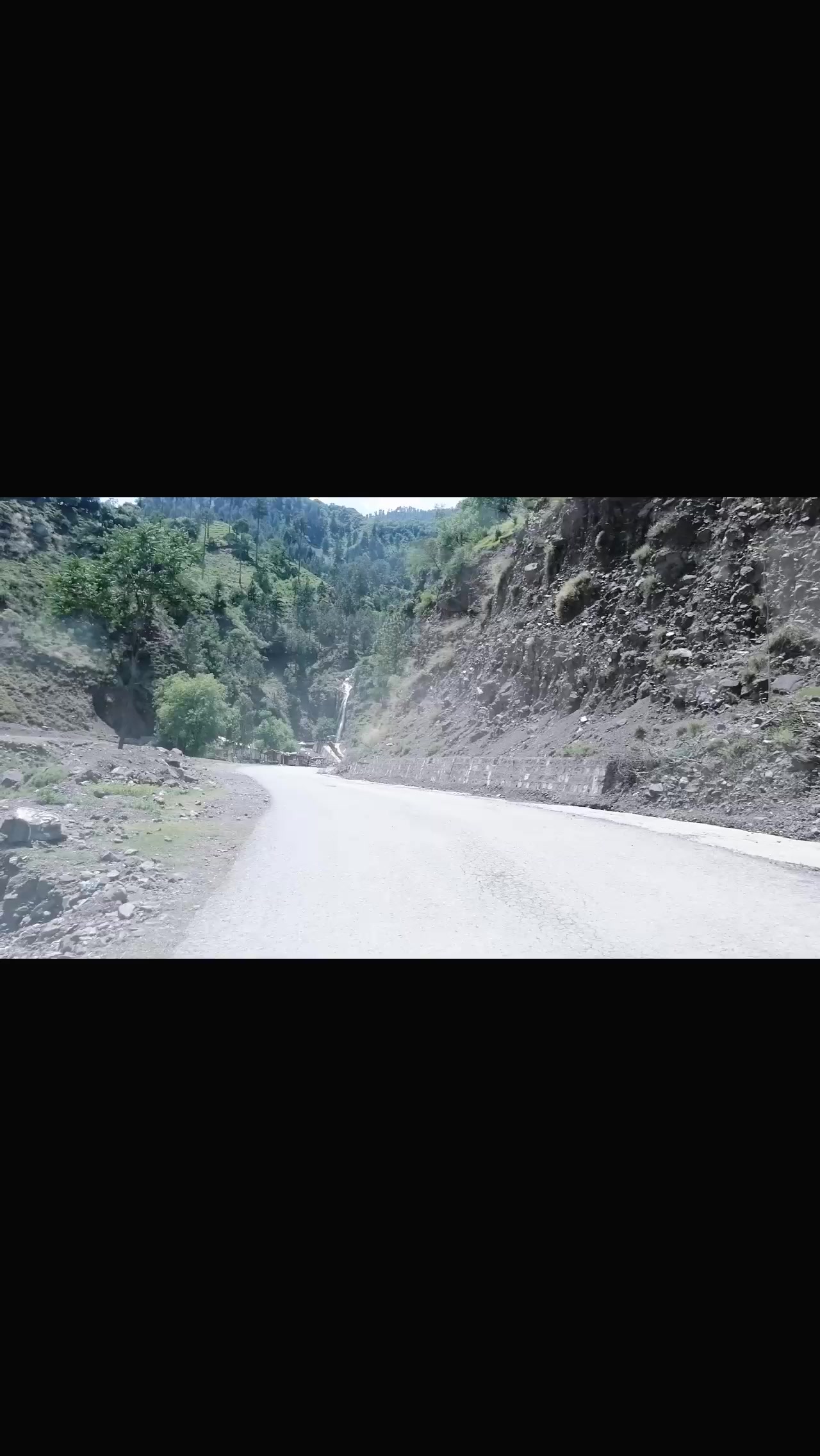 @Travel_with_Waqas