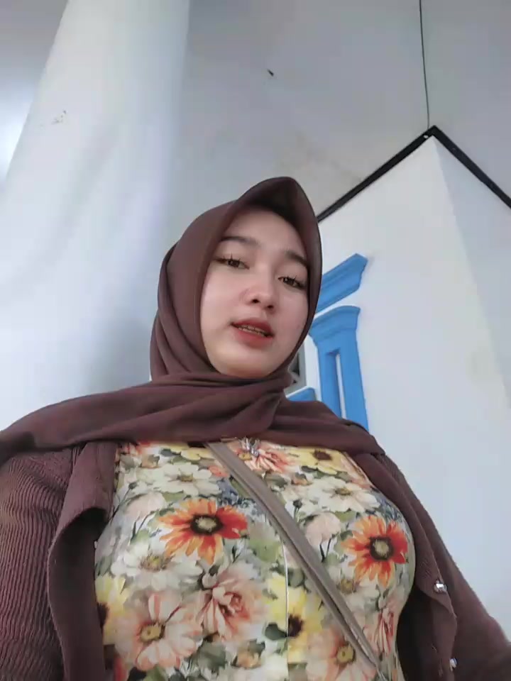 @(jeni&reg;️)