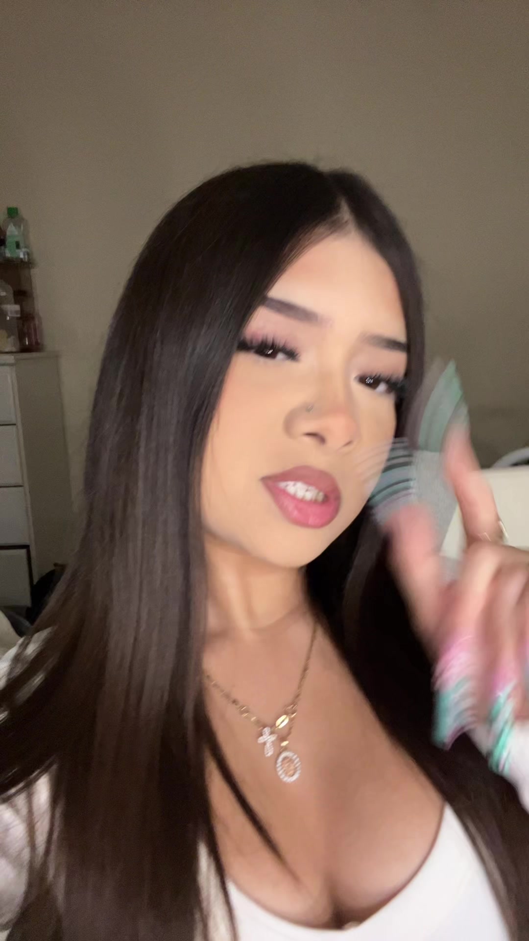 @⃟