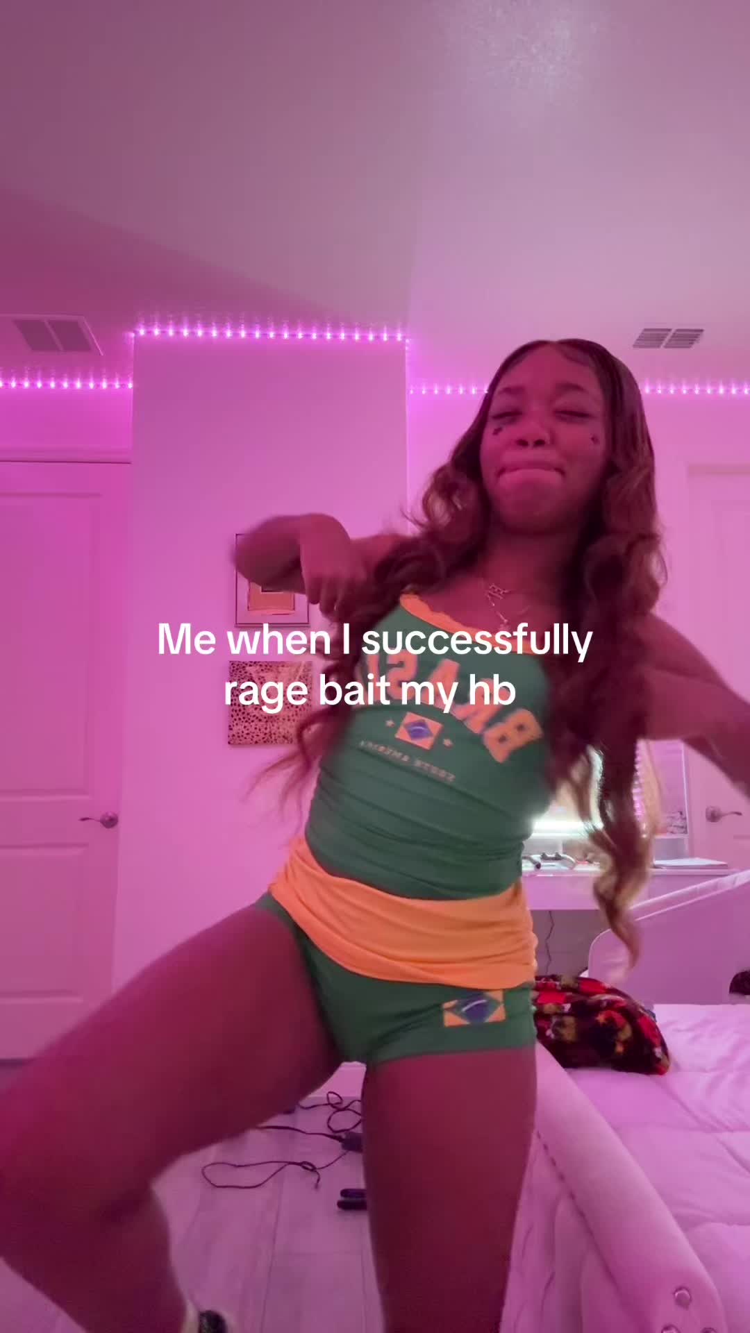 @??