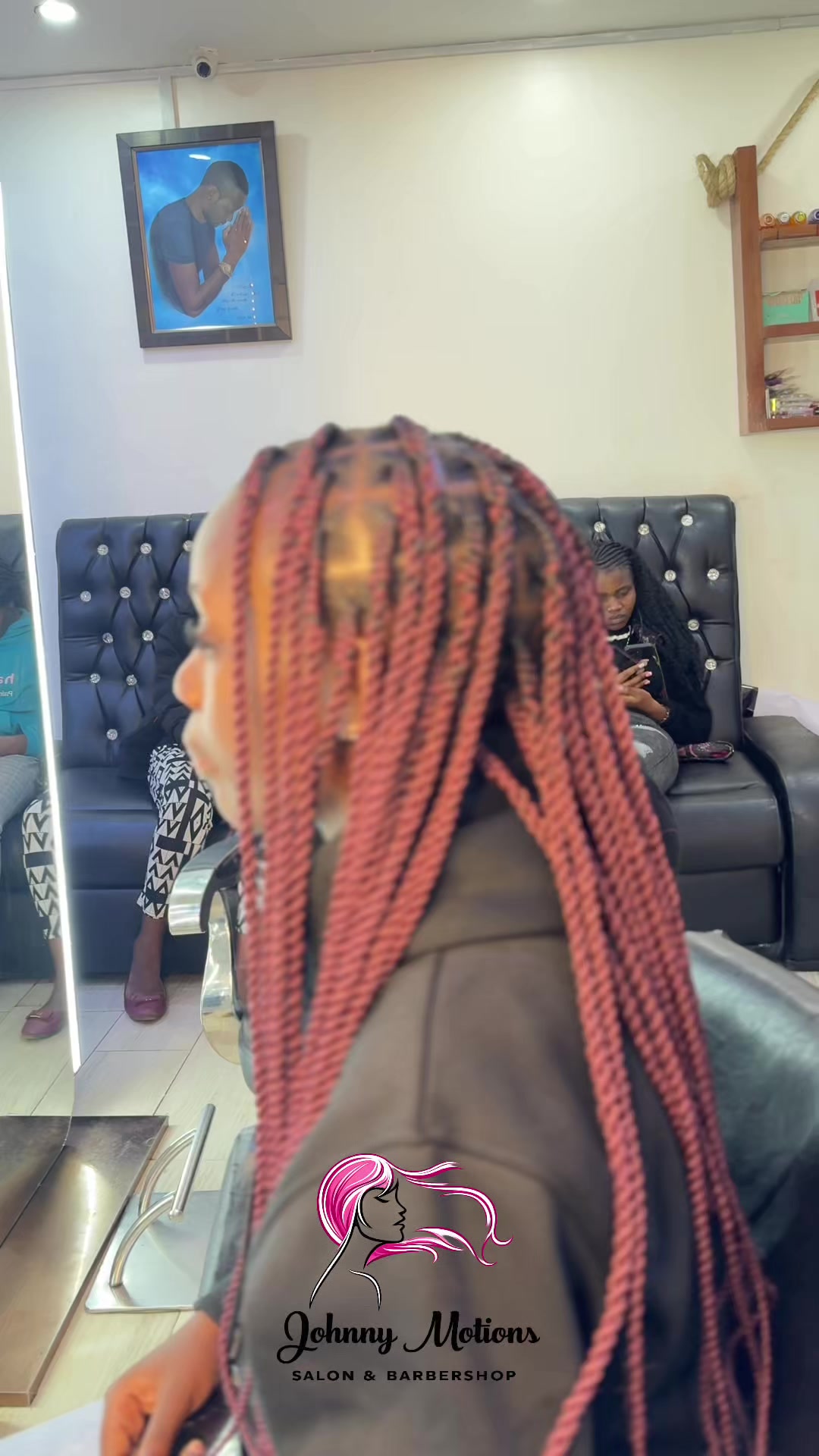 @johnnymotionssalon