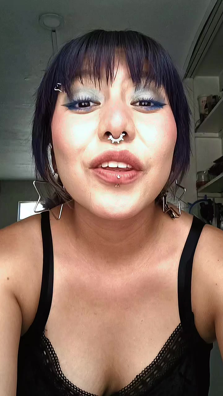 @Zo̷e >|< |-/