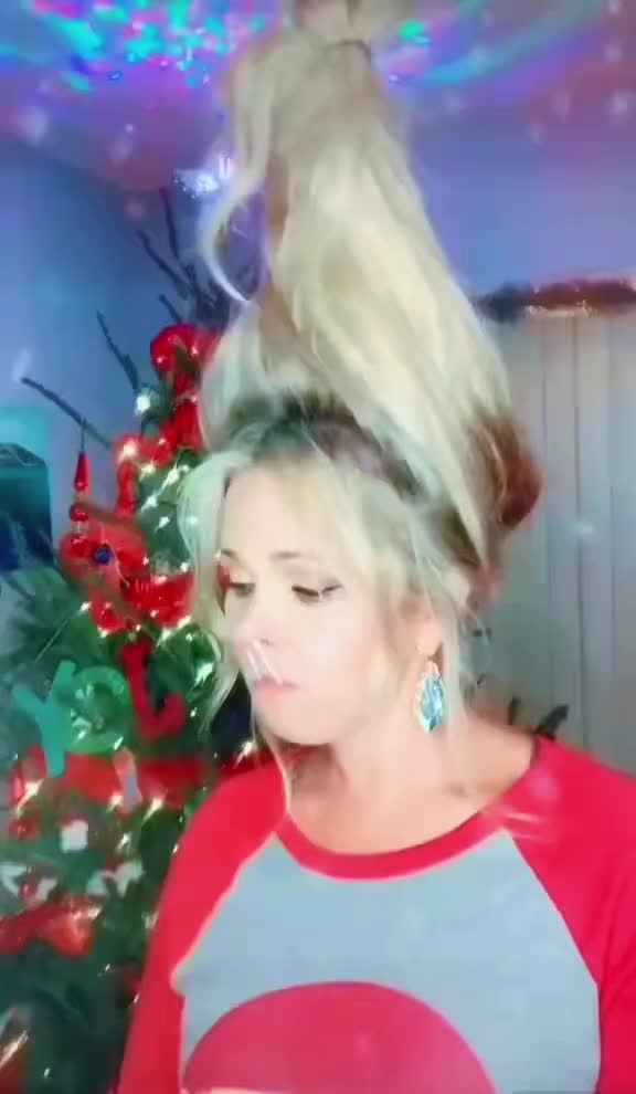 @KIᖇᗩ ᔕᒪᗩᗷᗩᑌGᕼ