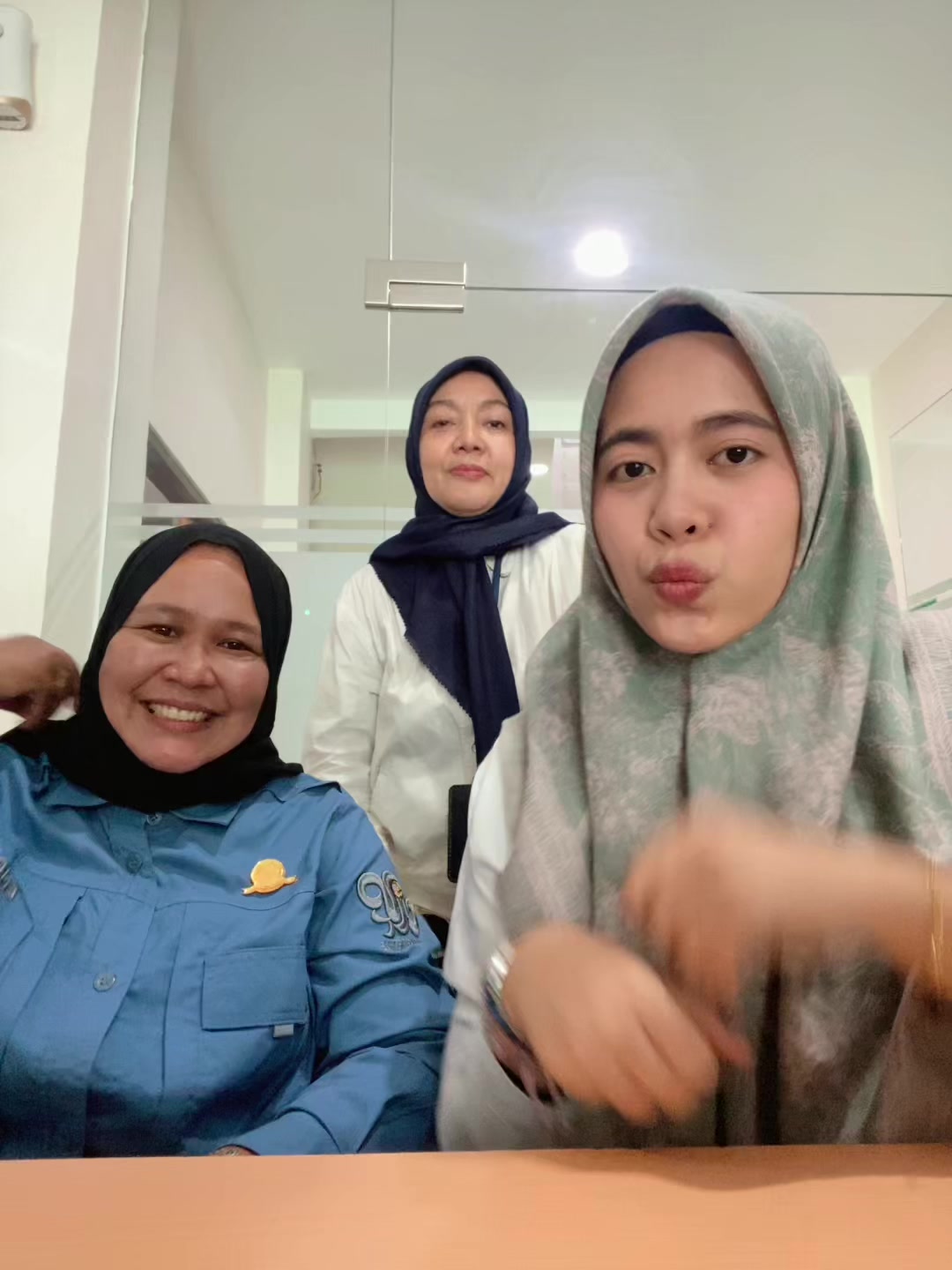 @sya