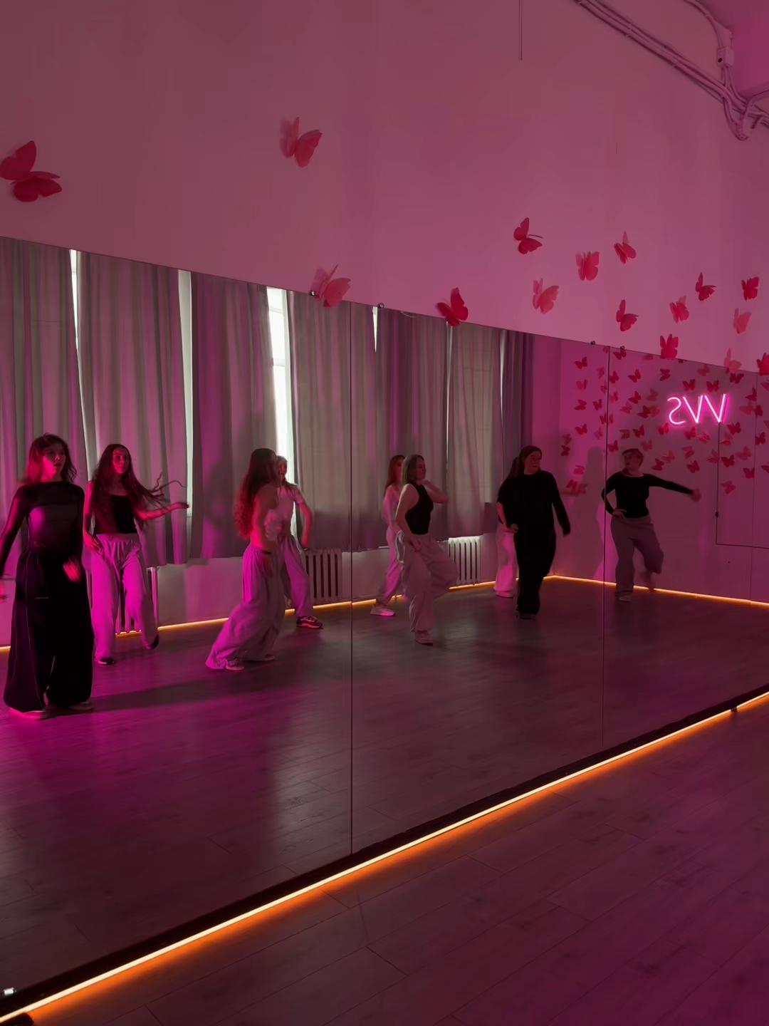 @VVS DANCE STUDIO