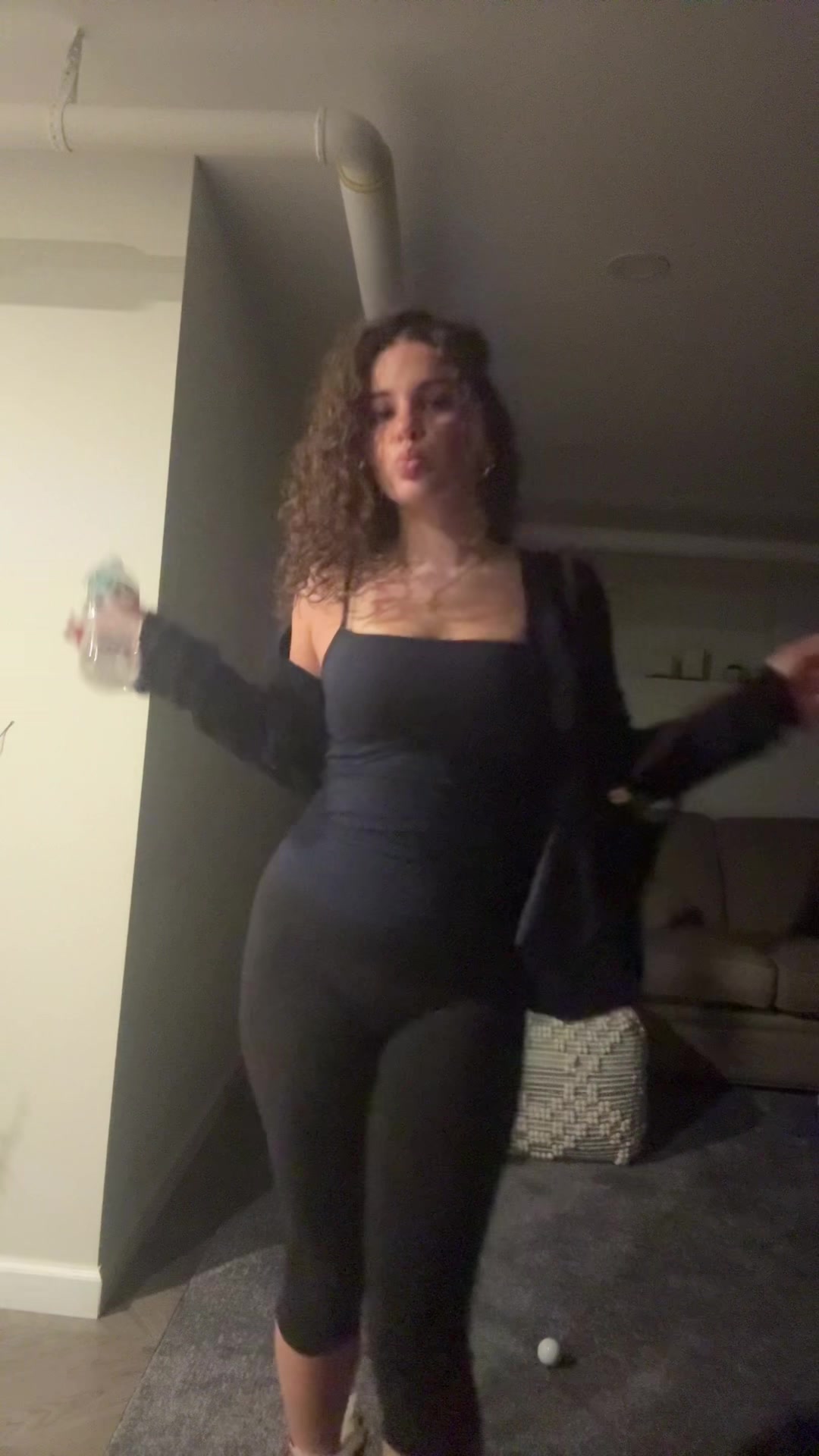 @⃟
