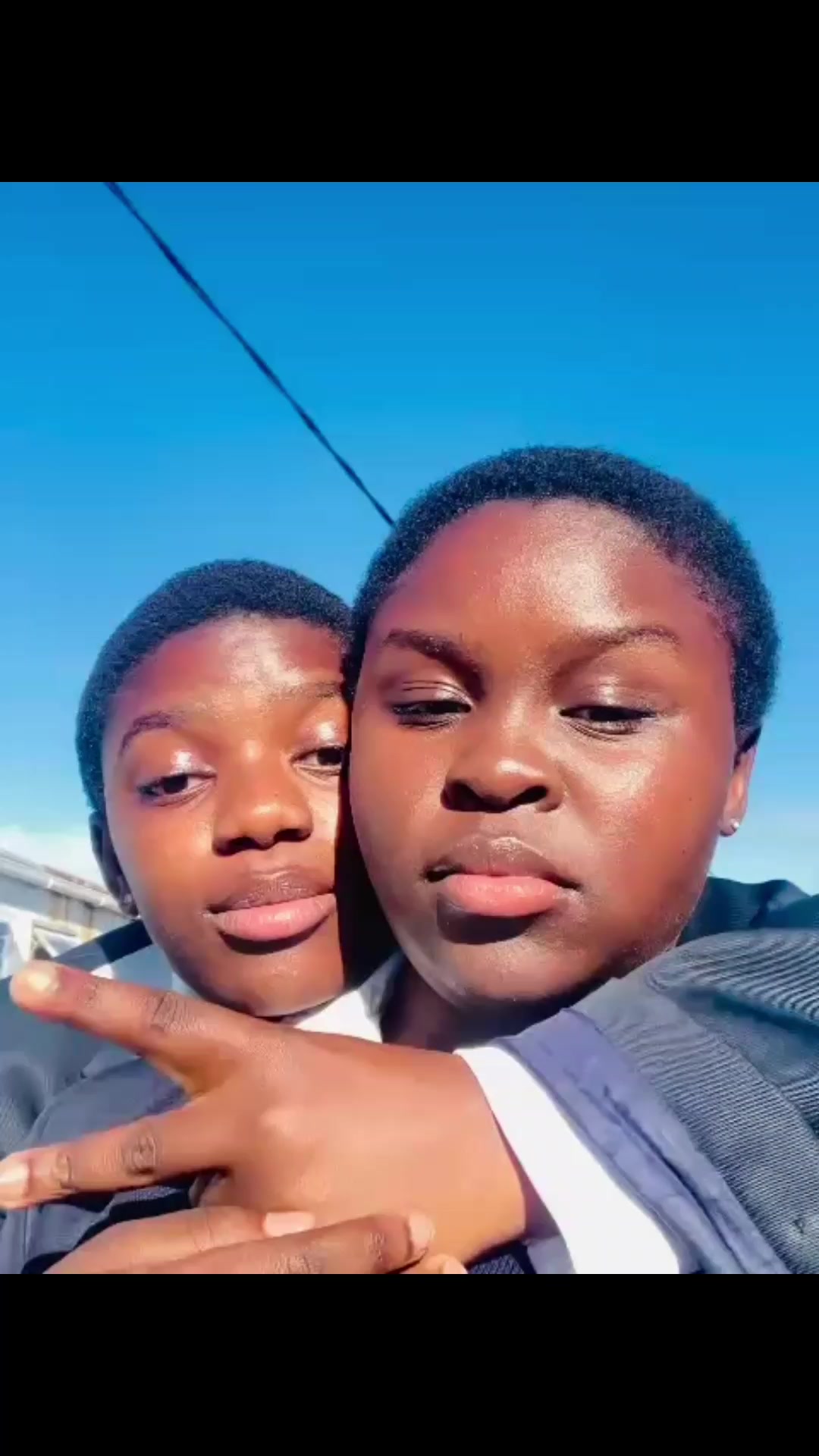 @ZOEWY_RED🧸👅✂️!!