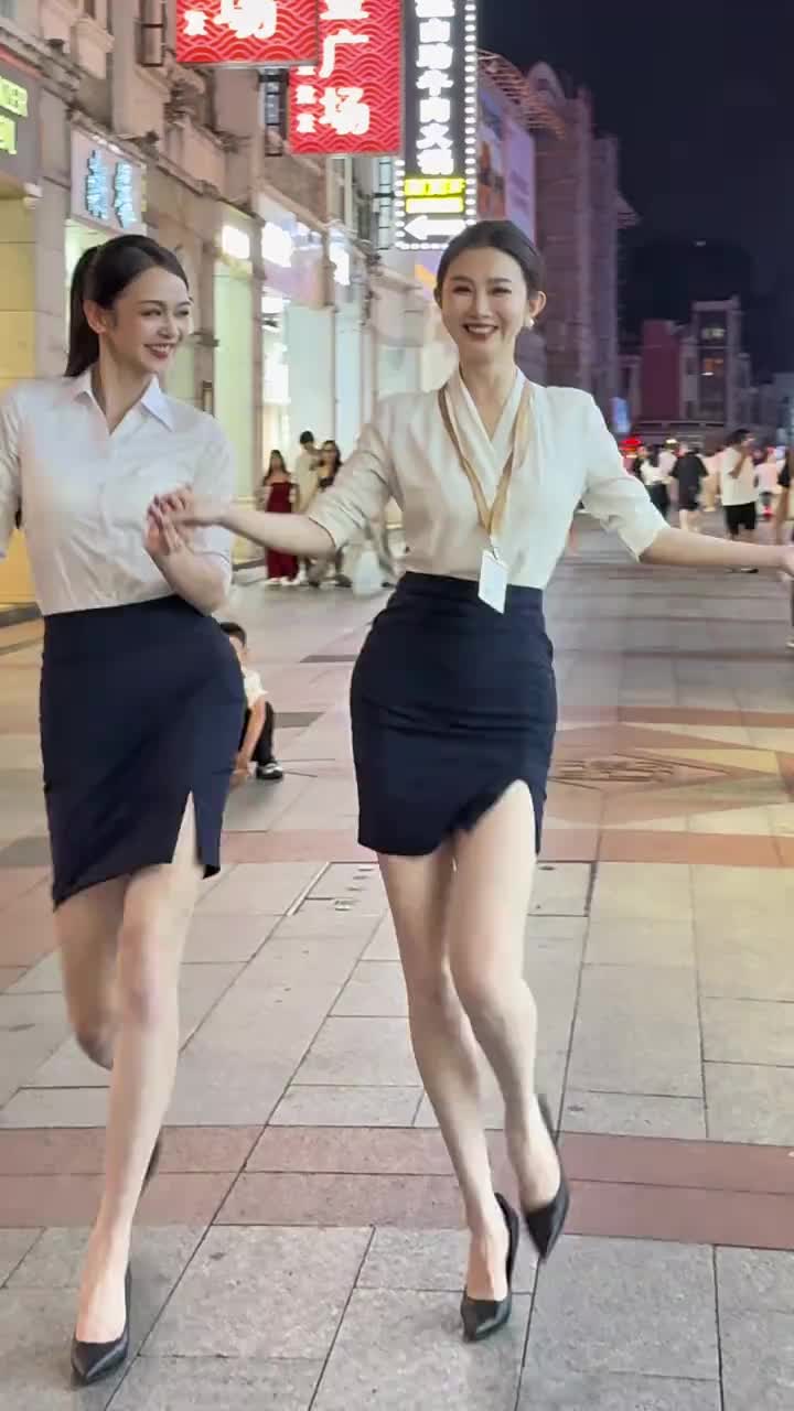 @Sally 雪莉 大笑笑