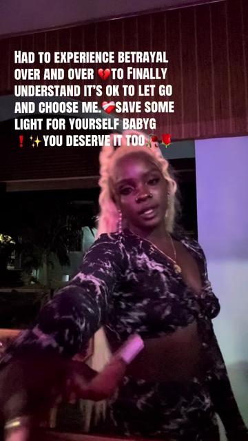 @empressalecia_too