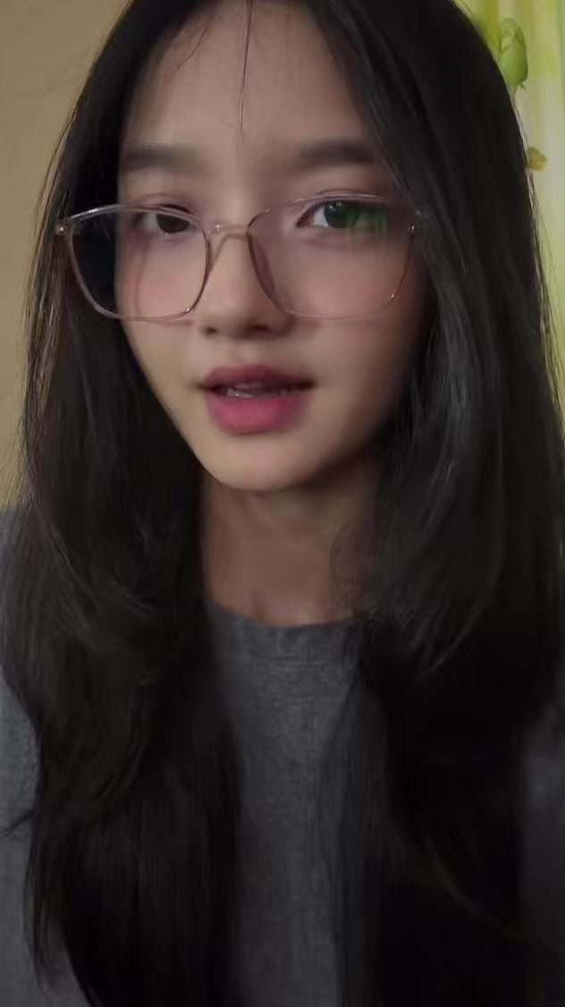 @Cᴏʀᴀ