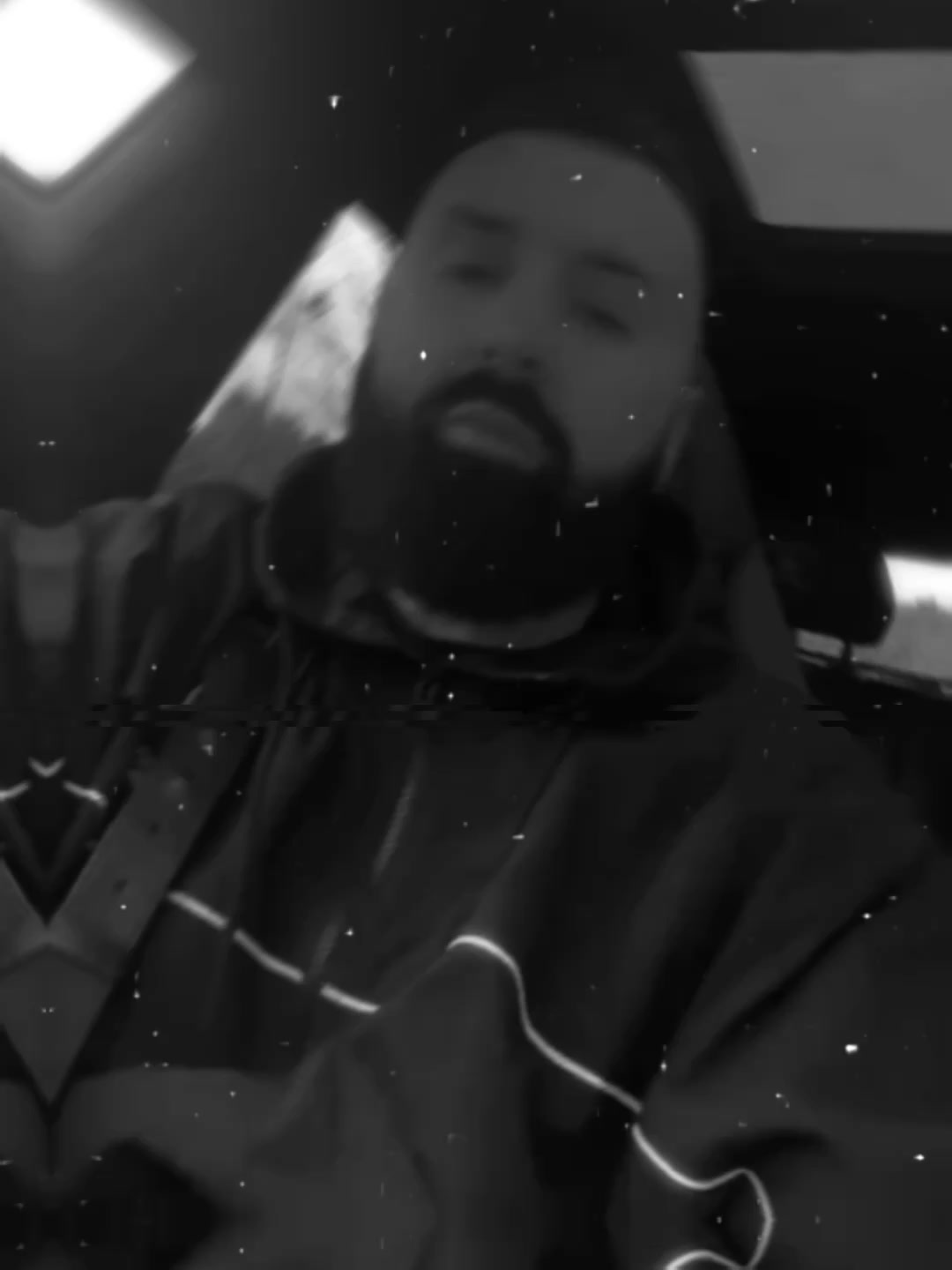 @🧛🏾&zwj;♀️