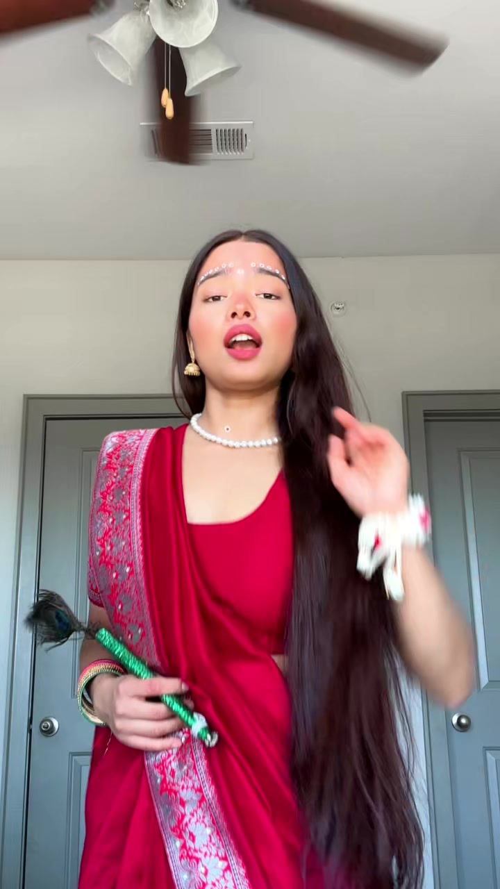 @S:)🦚❤️