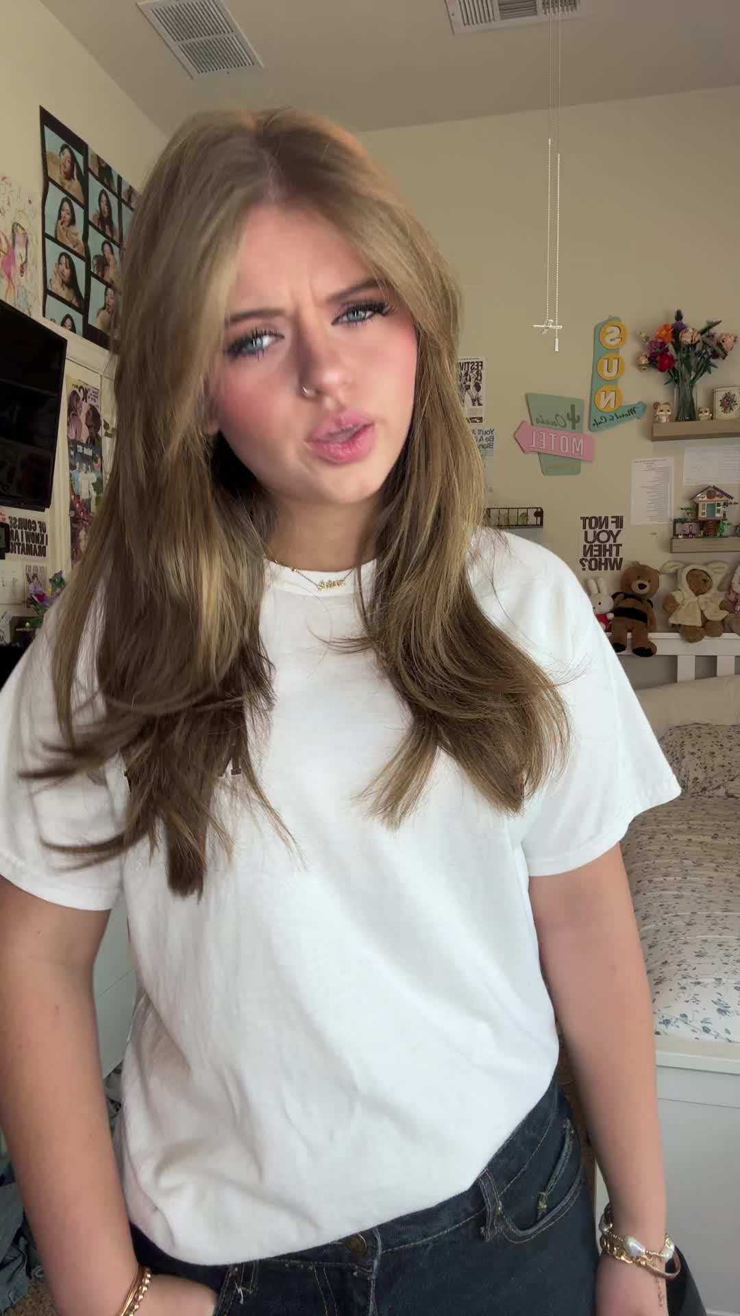 @Charli