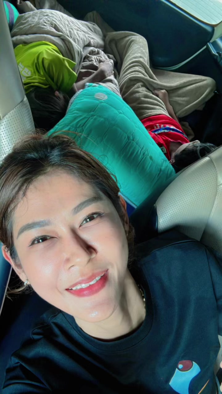 @🌻แม่แก้วของปูนปั้นกะปลาวาฬ🌻