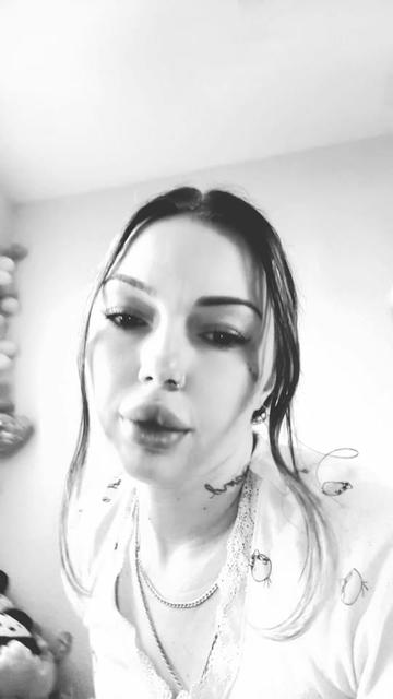 @PrettyBratty