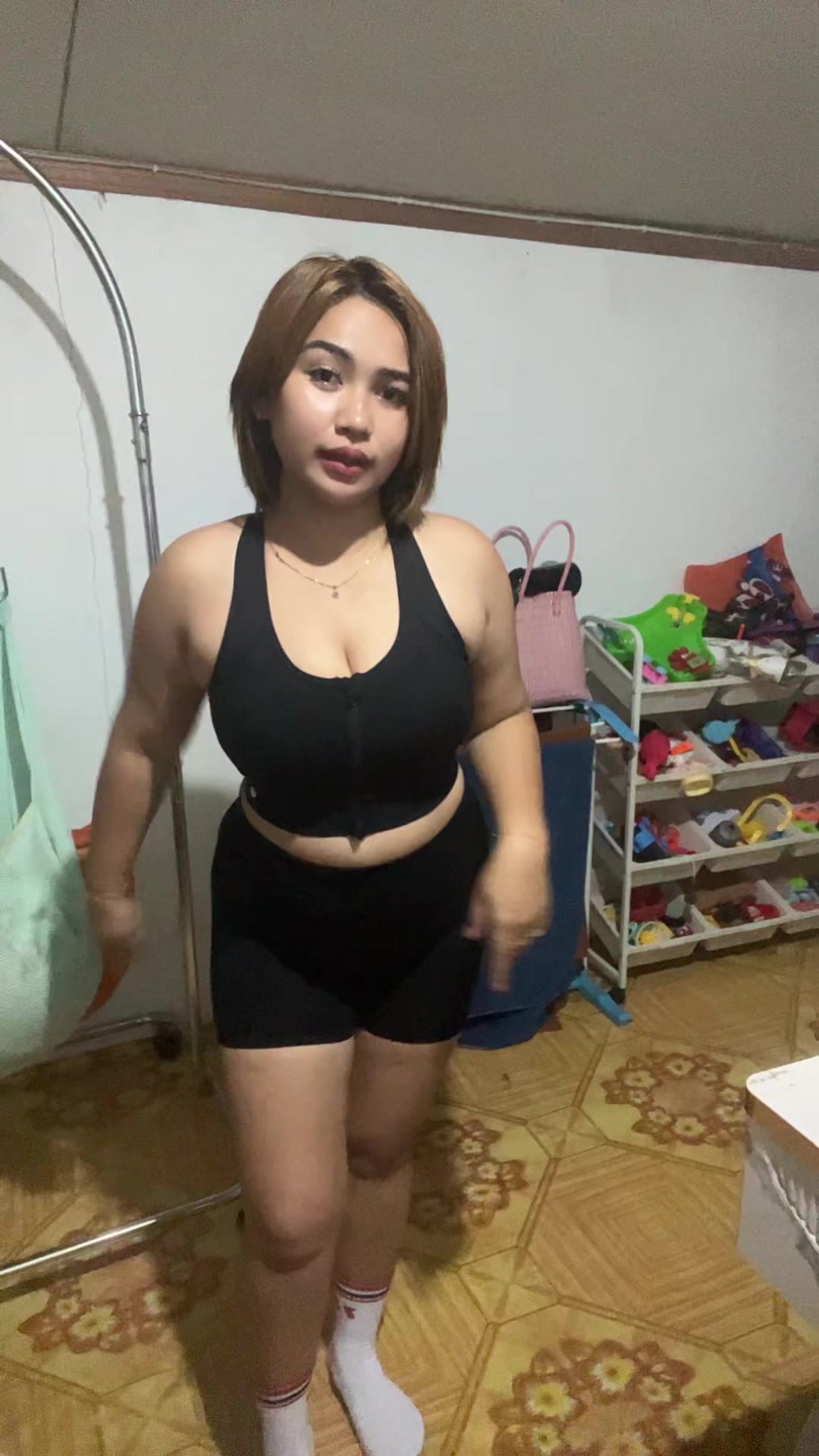 @julia frinella sari