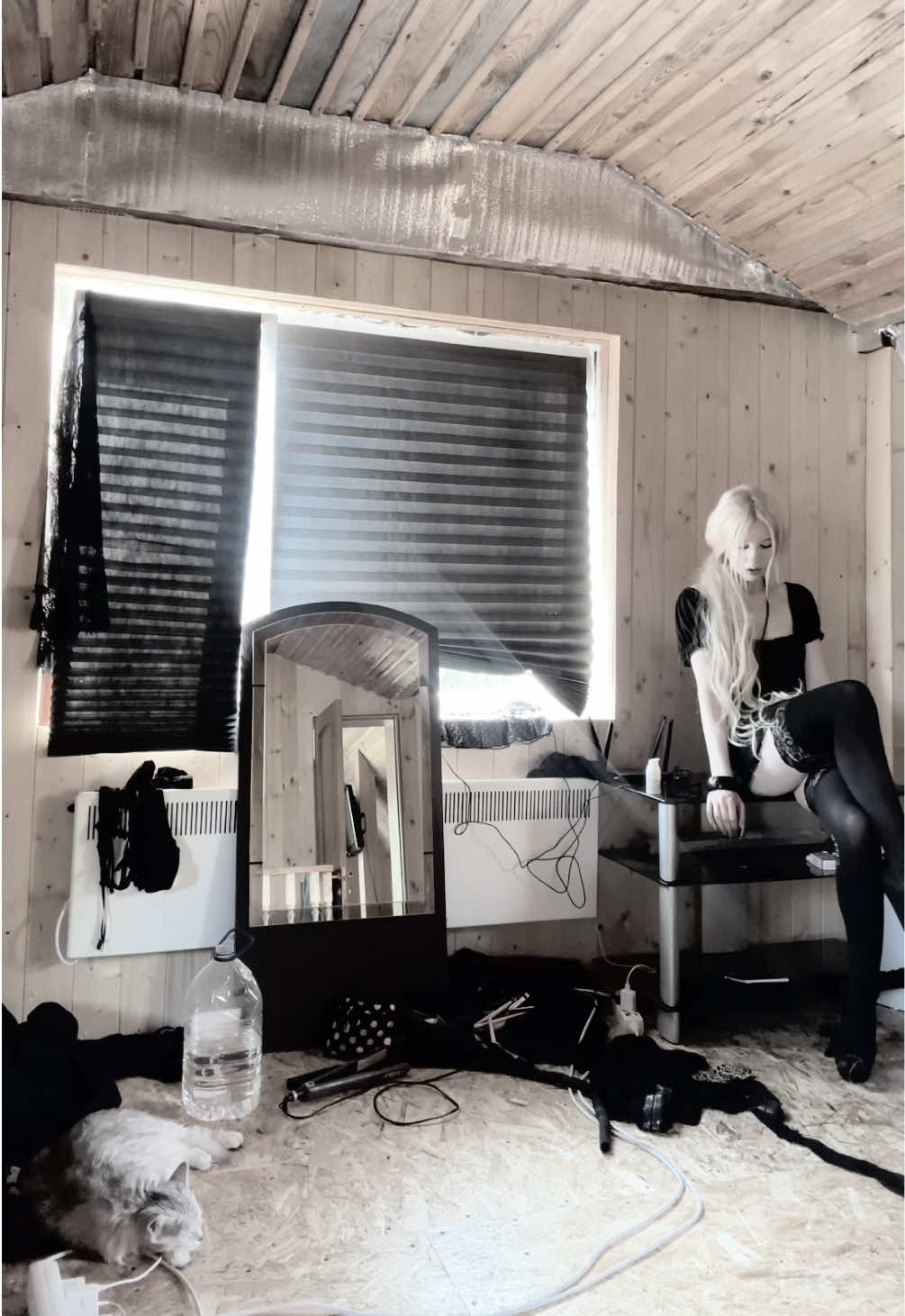 @damnwitchq