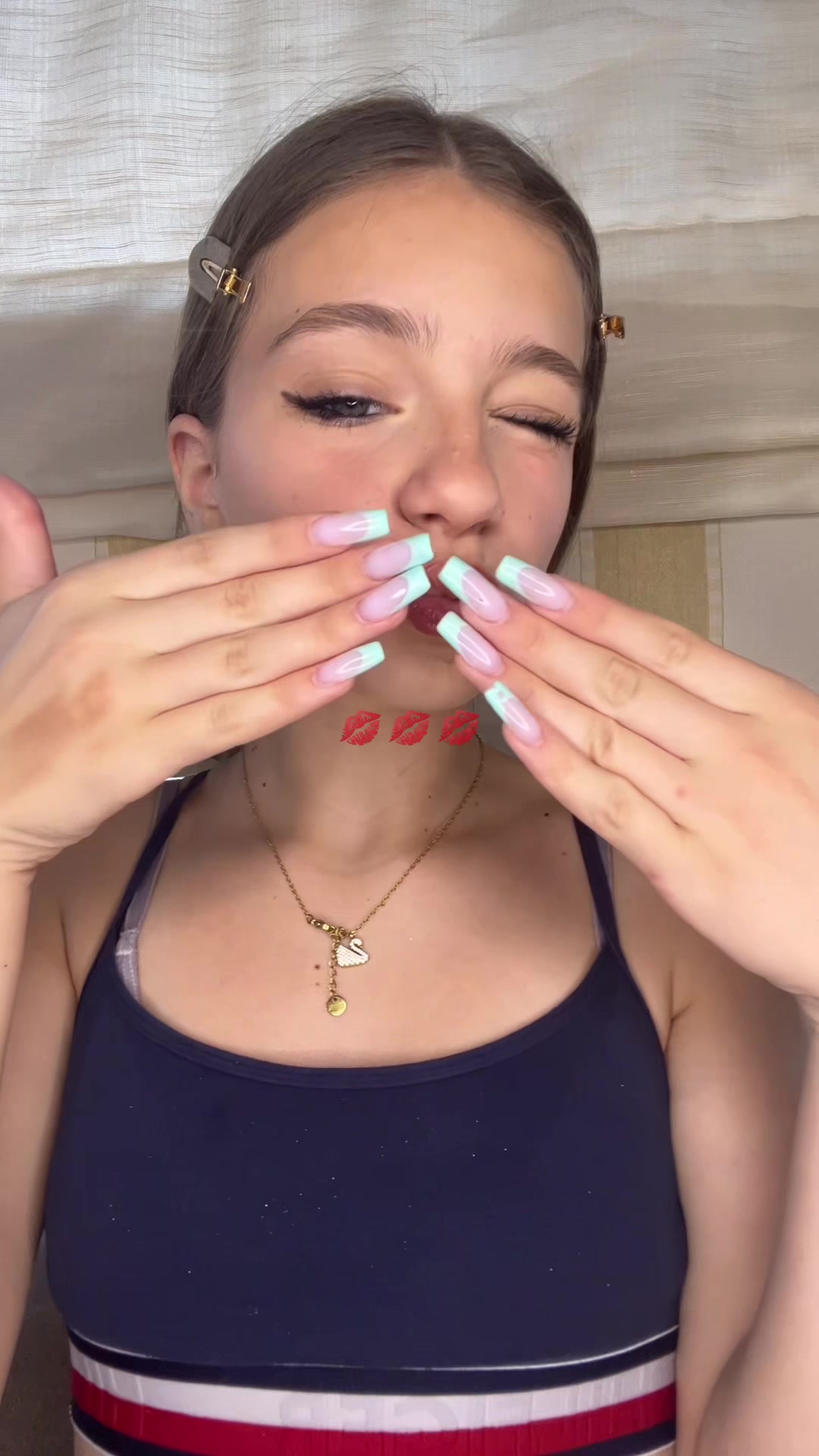 @Bella