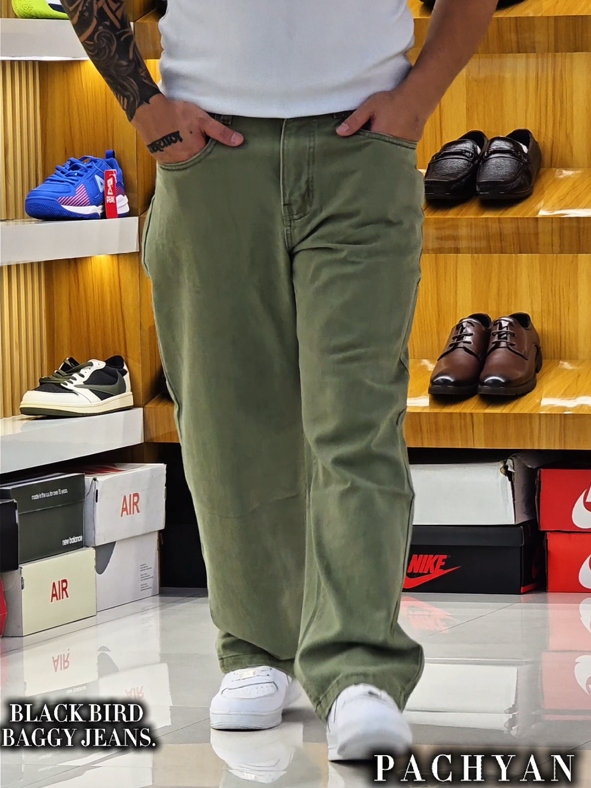 @पछ्याण wears