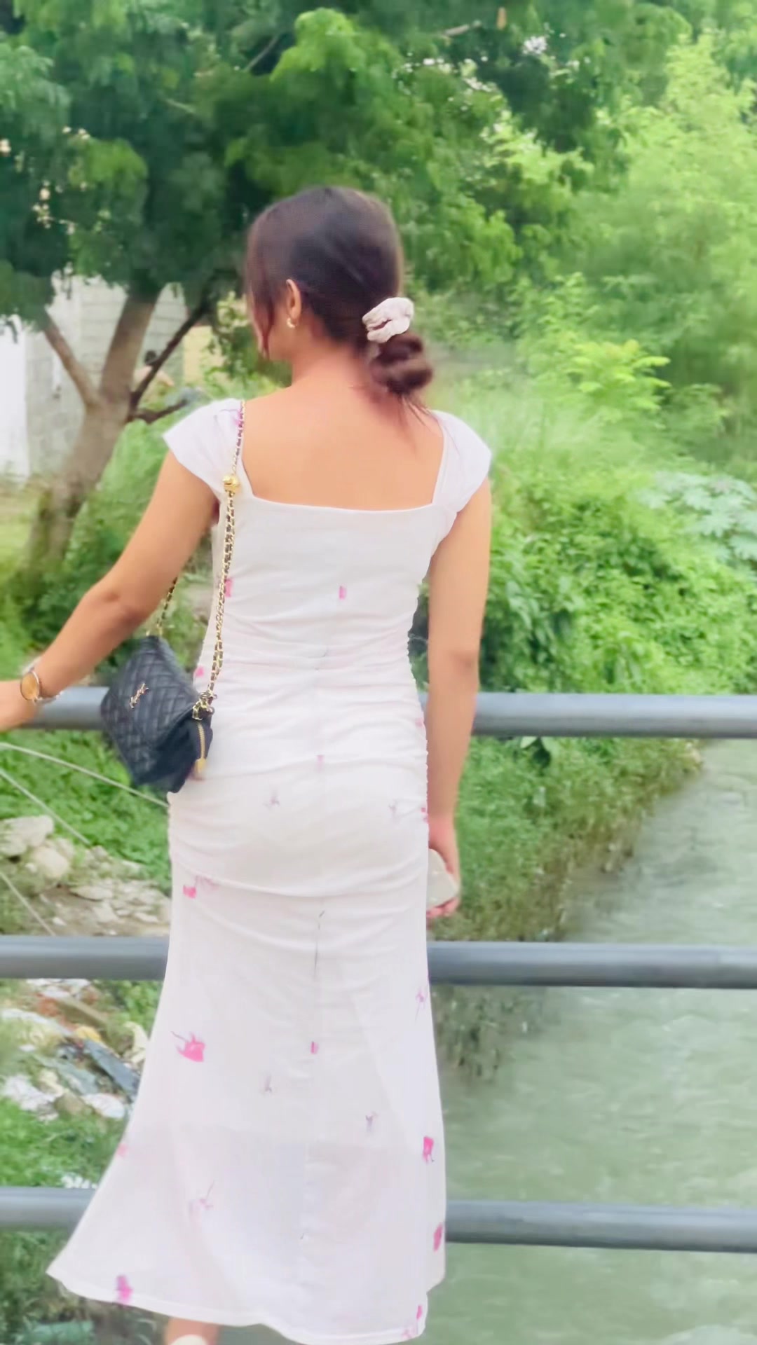 @दिव्या क्षेत्री ।