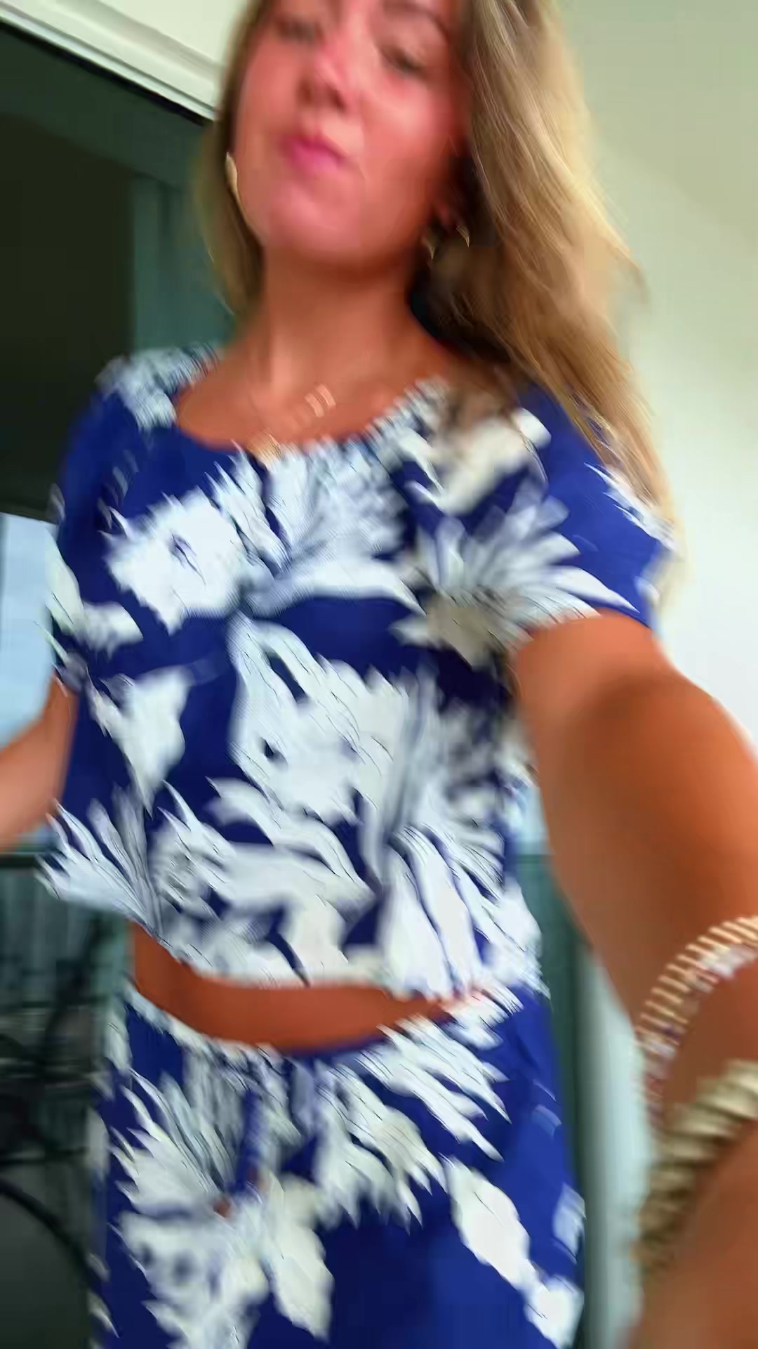 @Ella