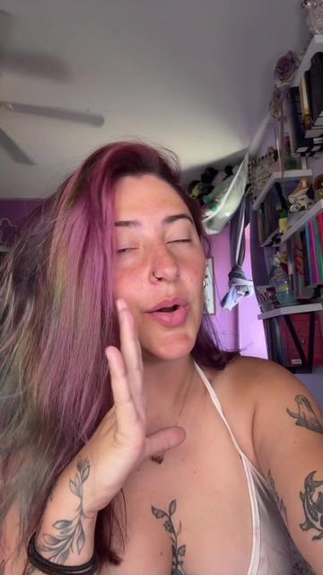 @Kelly 💖 Streamer + Gamer 🎮✨