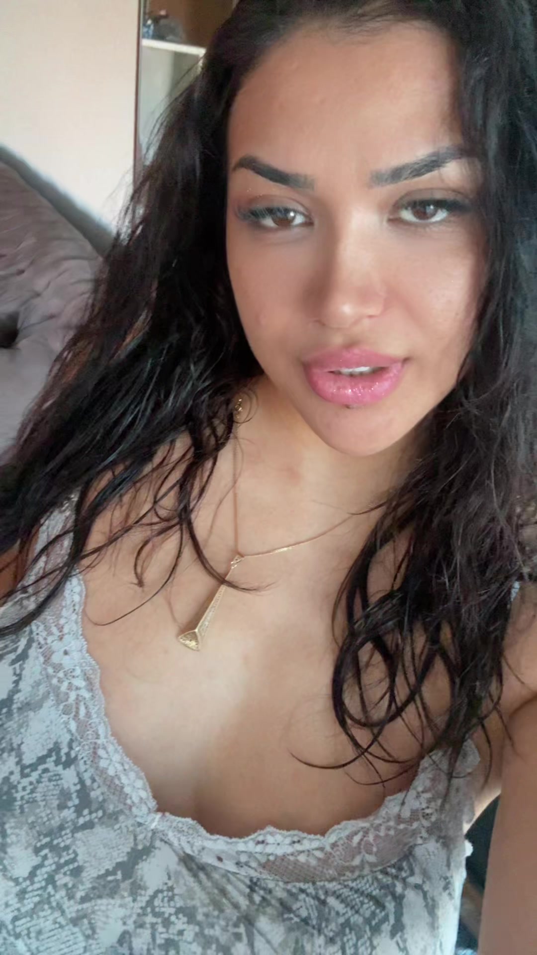 @Mahsa__eyr